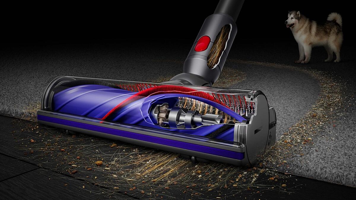 Cutaway diagram revealing Dyson's hair de-tangling technology.